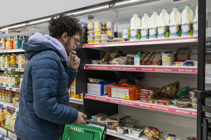 Supermarkets shift loyalty emphasis 