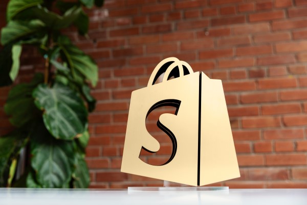 Shopify turns to advertising