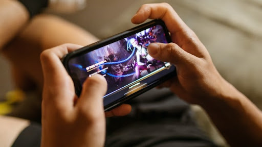 Mobile gaming revenues drop as ad costs bite