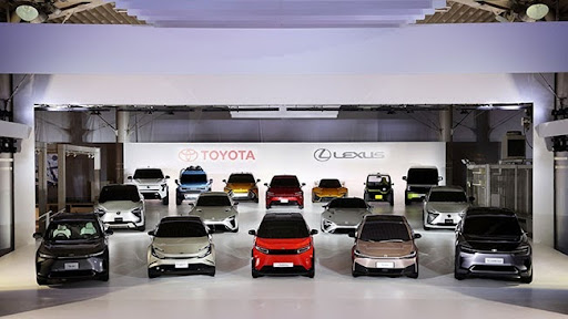 Toyota bets on scale to catch up to EV race